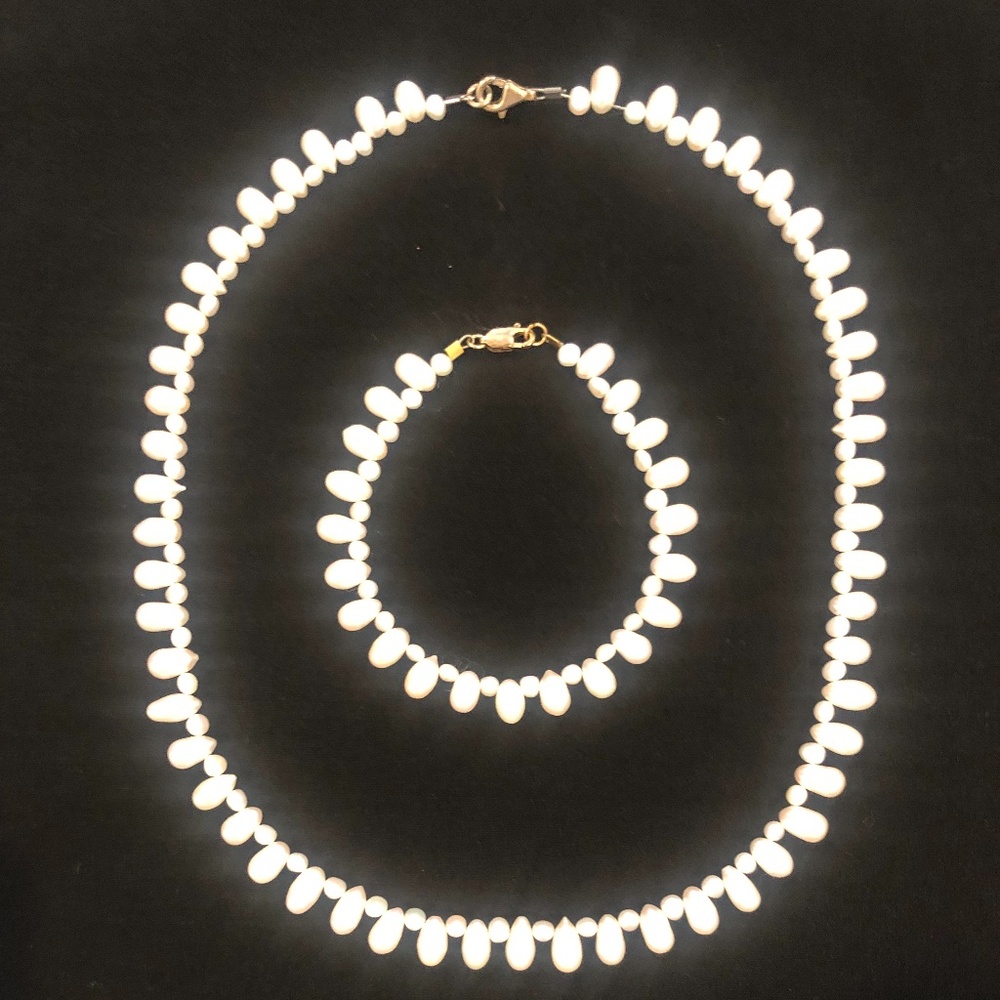 Faux pearl Necklace and matching bracelet fashion jewelry